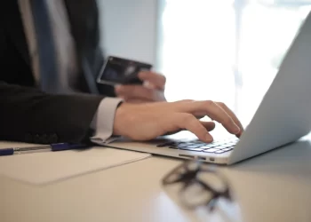 Peste 140.000 de persoane fizice și juridice, înmatriculate în primele 11 luni din 2022