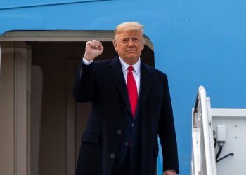 Donald Trump, acceptat din nou pe Facebook și Instagram