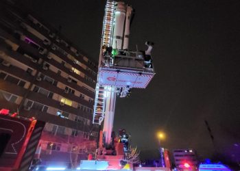 UPDATE: Incendiu într-un apartament pe Baba Novac