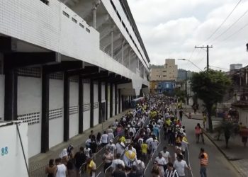 Zeci de mii de fani, un ultim omagiu adus lui  Pele (VIDEO) 