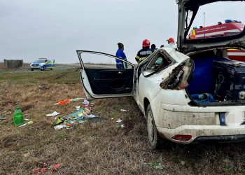 Mașină răsturnată la ieșire din Mihail Kogălniceanu