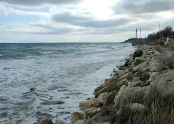 Plaja Tuzla, înghițita de apă (VIDEO)