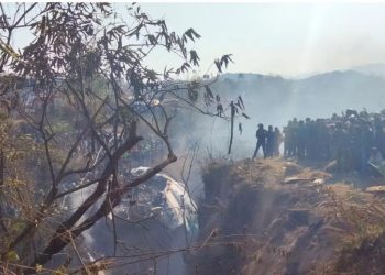 Avion păbușit. Cel puțin 40 de persoane și-au pierdut viața