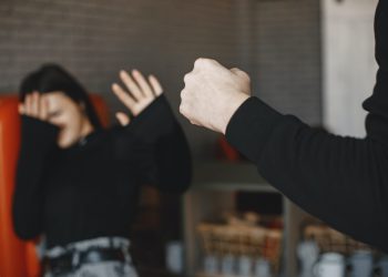 Peste 8.400 cazuri de abuz, neglijare şi exploatare a copilului, înregistrate în primul semestru din 2022