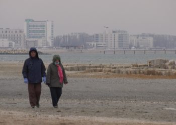 Plajele nimănui! Operatorii vor prelungirea contractelor de închiriere, ministerul vrea licitații. Cei care suferă sunt turiștii