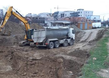 PERICOL pentru constănțeni! Un bloc de locuințe se ridică chiar lângă conducta de păcură de la Oil Terminal