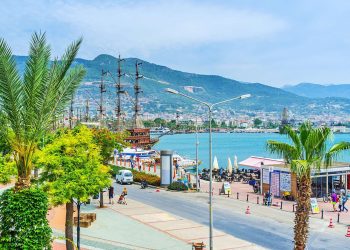 Numărul turiștilor români așteptați în Antalya, în creștere cu 20%