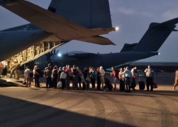 Nouă cetățeni români, evacuați din Sudan