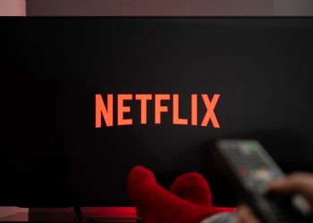 Netflix a introdus o taxă lunară pentru folosirea unui cont la mai multe adrese