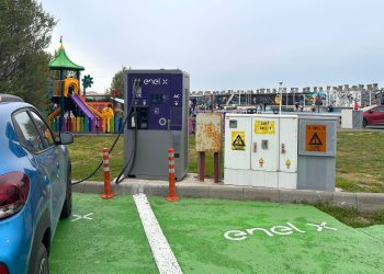 Fără autorizație de construire pentru staţiile de reîncărcare vehicule electrice şi automatele de preluare a ambalajelor