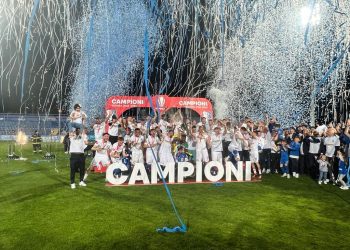 FARUL, CAMPIOANA ROMÂNIEI LA FOTBAL!!(FOTO/VIDEO)