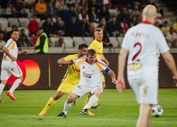 „Generația de Aur” a fotbalului românesc a dat o reprezentație