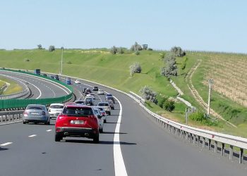 Marea goană, de la mare! Blocaj pe A2!