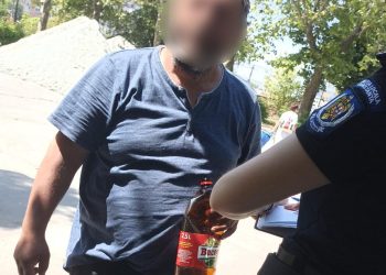 Cerșetoria, aruncarea ambalajelor și consumul de alcool pe domeniul public, sancționate cu aproximativ 40.000 de lei