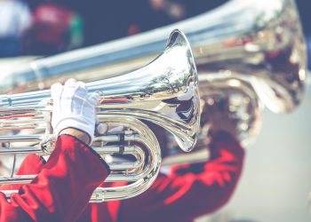 Vă place Fanfara Muzica Apelor? Haideți la concerte!