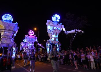 Spectacol „microcosmic” aseară, pe bulevardul Tomis