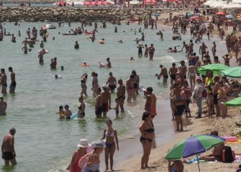 Apel la civilizație: Marea nu este toaletă publică!