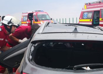 UPDATE: Persoană încarcerată în urma unui accident rutier pe A4. Intervine elicopterul SMURD