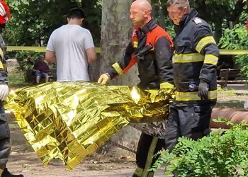 Descoperire macabră în Parcul de la Gară. Un bărbat a fost găsit mort