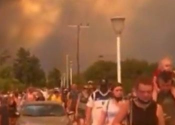 ANAT: Turiștii români cazați în zona afectată de incendiile din Rhodos vor fi relocați