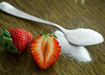 Zahărul şi cartofii, alimentele care s-au scumpit cel mai mult în ultimul an