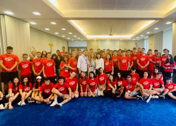 Începe programul de leadership „Viitorul ești tu”, dedicat tinerilor