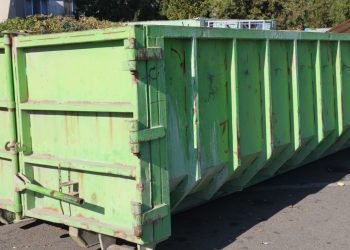 Benele pentru colectarea deșeurilor voluminoase, relocate în cartierul CET