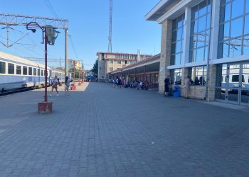 Toamnă fierbinte la calea ferată! Angajații CFR organizează grevă de avertisment