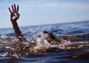 UPDATE: Persoană scoasă inconștientă din mare, în Mamaia