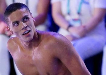 David Popovici îşi donează ziua de naştere pentru 5 fraţi cu talent muzical