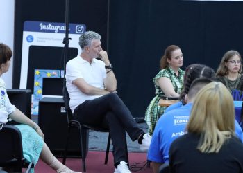 Primarul Florin Chelaru, față în față cu elevii din Năvodari