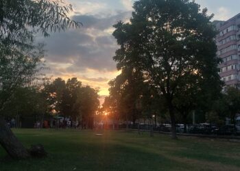 Zile călduroase până la sfârșitul lunii octombrie. Ploile întârzie să apară