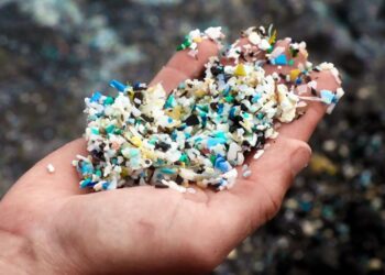 Comisia Europeană restricţionează vânzarea microplasticelor