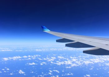 Transportul aerian de pasageri, în creștere cu 26,3%