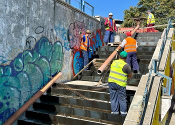Au fost demarate lucrările de modernizare a treptelor de acces spre Plaja Modern