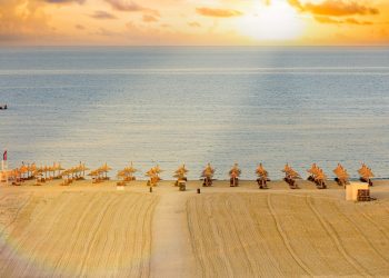 Sezonul estival continuă la Mamaia. Septembrie aduce vreme de vară și prețuri de extrasezon