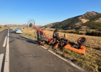 Coliziune între un tractor și un autoturism, între Izvoarele și Horia