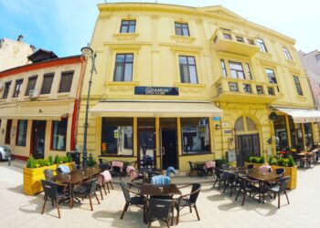 Distracția continuă tot anul, la malul mării! Show incendiar de stand up, la Museum House