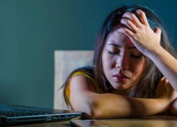 Constănţean arestat pentru pornografie infantilă şi şantaj. Victima, o fetiţă de 8 ani