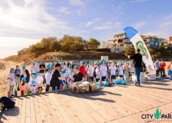 Tone de deșeuri strânse de sute de voluntari, în cadrul campaniei #Mulțumesc! Plaja Ta, organizată anual de City Park Mall