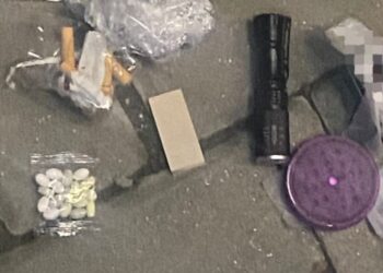 Prinși cu droguri în mașină, la Mangalia