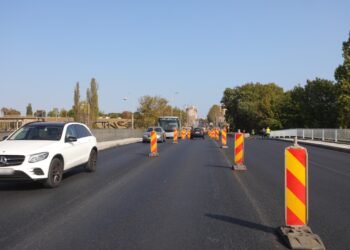 Continuă restricțiile de trafic pe podul Doraly