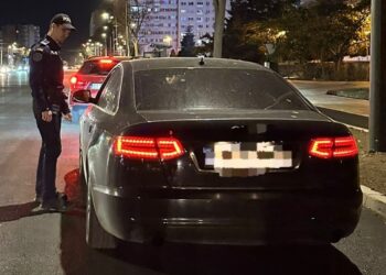 Prins de polițiști drogat, la volan