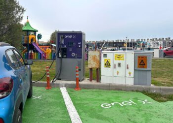 Încetinește cererea de vehicule electrice în Europa. Clienţii, în așteptarea unor modele mai accesibile 