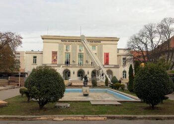 Pregătiri pentru târgul de Crăciun, la Constanța