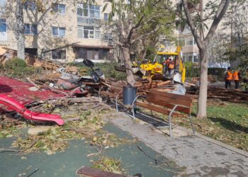 La două zile de la dezastru, autoritățile încă intervin pentru limitarea lui! (VIDEO)