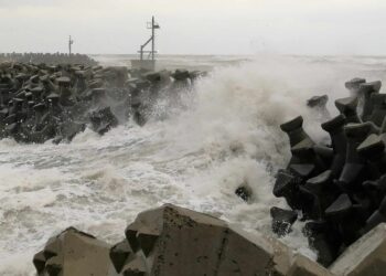 „Turismul de furtună”, nou fenomen social, pe litoral!