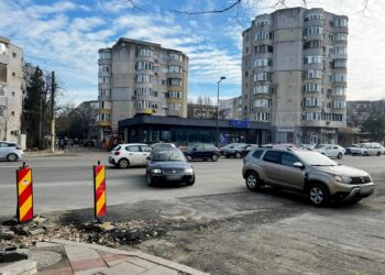 Au fost reluate lucrările de asfaltare în zona bulevardului 1 Decembrie 1918