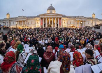 Colindele romanești au răsunat în inima Londrei, în Trafalgar Square (FOTO) 