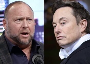 Conspirationistul Alex Jones a revenit pe X (fostul Twitter), datorită lui Elon Musk